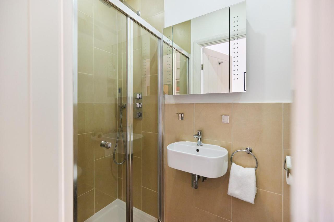 The Bermondsey Place - Cozy 2Bdr Flat London Bagian luar foto