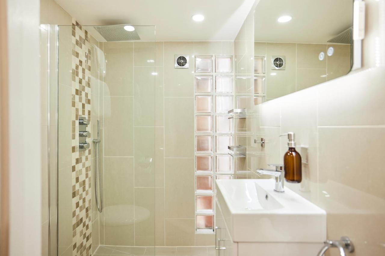 The Bermondsey Place - Cozy 2Bdr Flat London Bagian luar foto